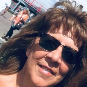 Meet your Posher, Pam